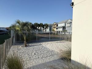Island Cottage townhouse