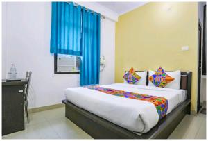 HOTEL !Kashi Heaven BHU! Best Location Near Shree Kashi Vishwanath Temple - Providing Fully Air Conditioned Rooms