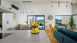 Lakeside Luxury Retreat in the Heart of Tushemisht