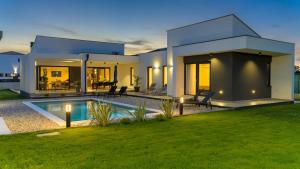 Lakeside Luxury Retreat in the Heart of Tushemisht