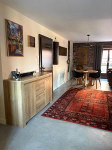 Chez Charles Meublé de Tourisme Trois Etoiles - Confort et Convivialité