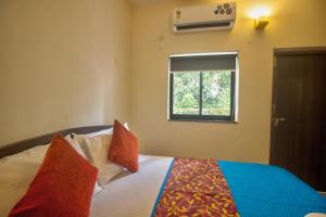 Amazing Pool View 2BHK Candolim Goa Apartment