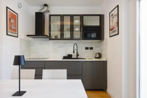 Modern apartment, in the center near see