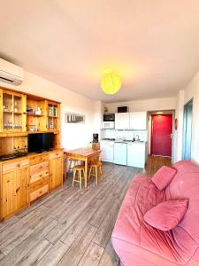 Cœur du port dArgeles avec vue mer imprenable