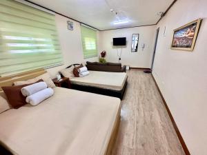 Zenmist Properties- Studio Type Condo