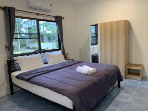 Spacious 2-bedroom villa near beach