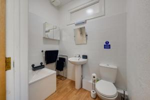 Stylish Clifton Penthouse, Permit Parking x1, Nr Centre, Garden