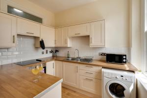 Stylish Clifton Penthouse, Permit Parking x1, Nr Centre, Garden