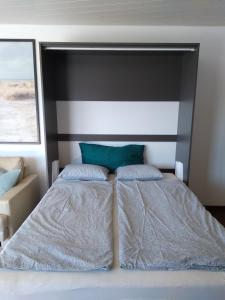 Luxury Studio, Hillside View in Mettau,