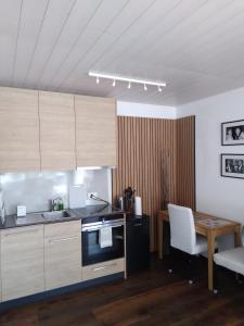 Luxury Studio, Hillside View in Mettau,