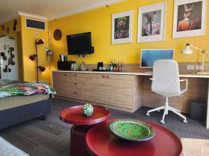 Top Ocean View Artistic Apt