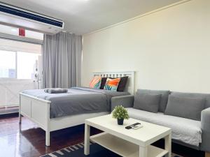 Central 1BR 50sqm Walk to BTS City Center