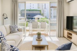 Family 2BR 5min Beach Pool Wi-Fi