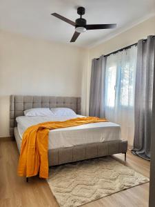 Modern 2BR Steps from the Sea