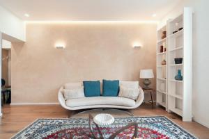 On the Tiber- Luxury house