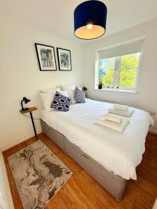 Filtons 2 bedroom Flat with Parking next to Filton College