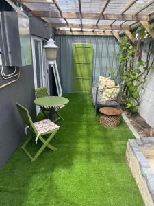 carol close1 small apartment