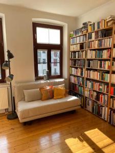 12 minutes from Düsseldorf to your private and cosy room