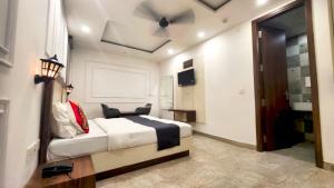 Hotel HomeAste 001 Near Yashobhoomi Convention Center