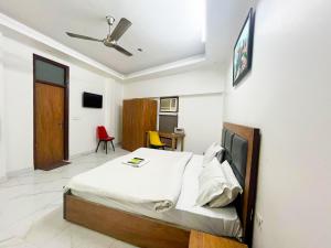 Hometown Hospitality - Walking Distance From Nizamuddin Railway Station