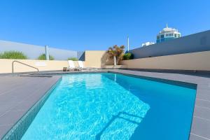 Ocean Getaway 1BR Heated Pool & Netflix