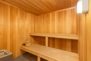 Ocean Getaway 1BR Heated Pool & Netflix