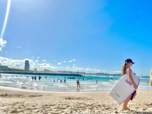 2 BR Burleigh Beach Family Apartment