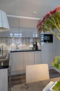 AD3_1b_Mrs_ Ocean II