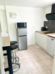 Quiet cozy apartment, air conditioning, swimming pool