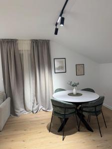 Modern Design Apartment I Stylish & Comfortable