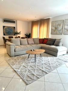 Aurora 2-Bedroom Apartment