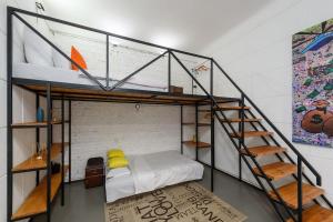 Простора квартира в центрі міста біля площі Філармонії