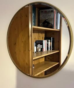 Studio en rez-de-jardin arboré avec accès piscine et clim