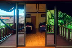 Happy Elephant Bungalows