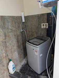 Cozy 2-Bedroom Flat with Wi-Fi & AC