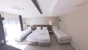 Lulubay Rooms & Suites