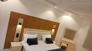 ايوان النبلاء