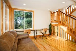 Spacious Mountain Home with Views and Game Room 20 min to Slopes