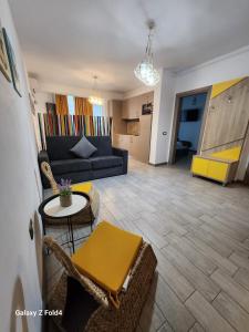 Azizi Luxury Apartments Blaxy Beach Pool & Spa Resort piscina Interioara incalzita