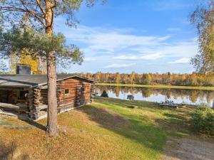 Suvantokoto Riverside Log Cabin