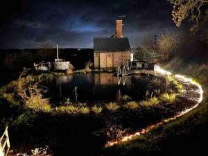Sauna, Hot Tub & Cold Plunge Pyramid Escape