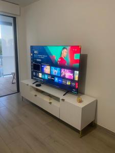 New flat with swimming pool on rooftop