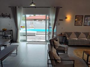 New house, with swimming pool 5 min from the beach on foot!