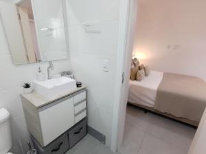 New house, with swimming pool 5 min from the beach on foot!