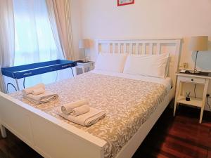 The Red Suite in Florence with Free Parking