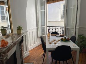 Elegant Parisian Apartment, Marais-Bastille
