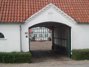 Mini-lejlighed med køkken - deler bad og toilet med nabolejlighed 2