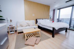 Modern Studio with Balcony at Knightsbridge Residences, Poblacion Makati