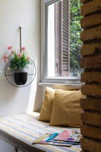 Chic industrial Design apartment by Vatican Museum