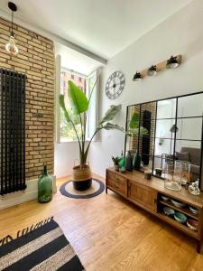 Chic industrial Design apartment by Vatican Museum